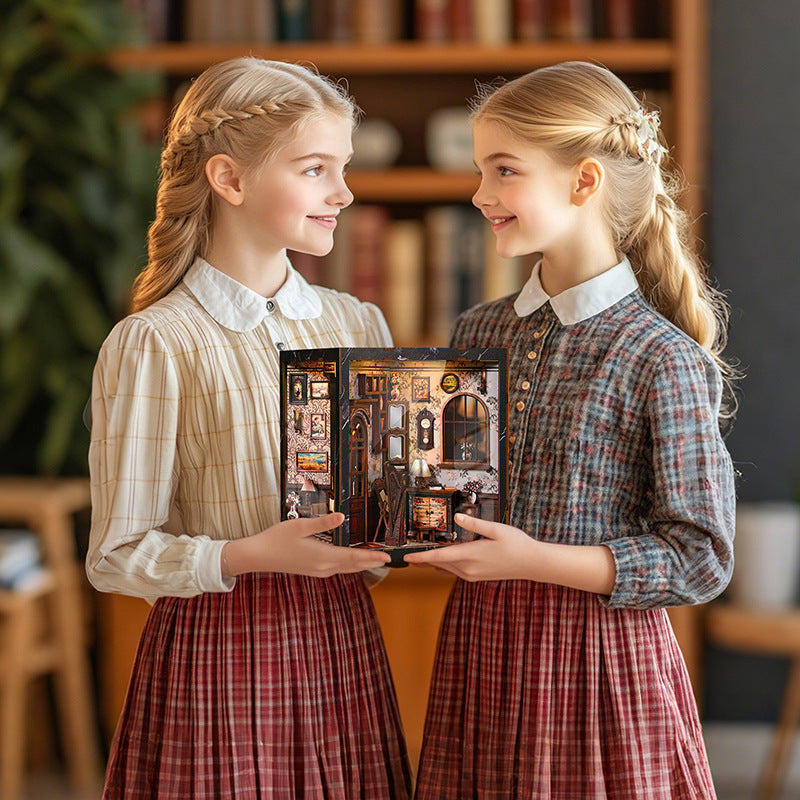 European Melody Musicaln strument BOX New DIY hut Ou Yunle box model house creative four-sided three-dimensional assembly book stand cross-border booknook